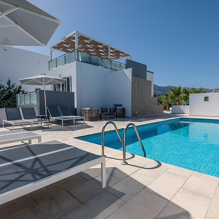 Asteria Pearl Villa 2 With Rooftop Jacuzzi Тігакі Екстер'єр фото