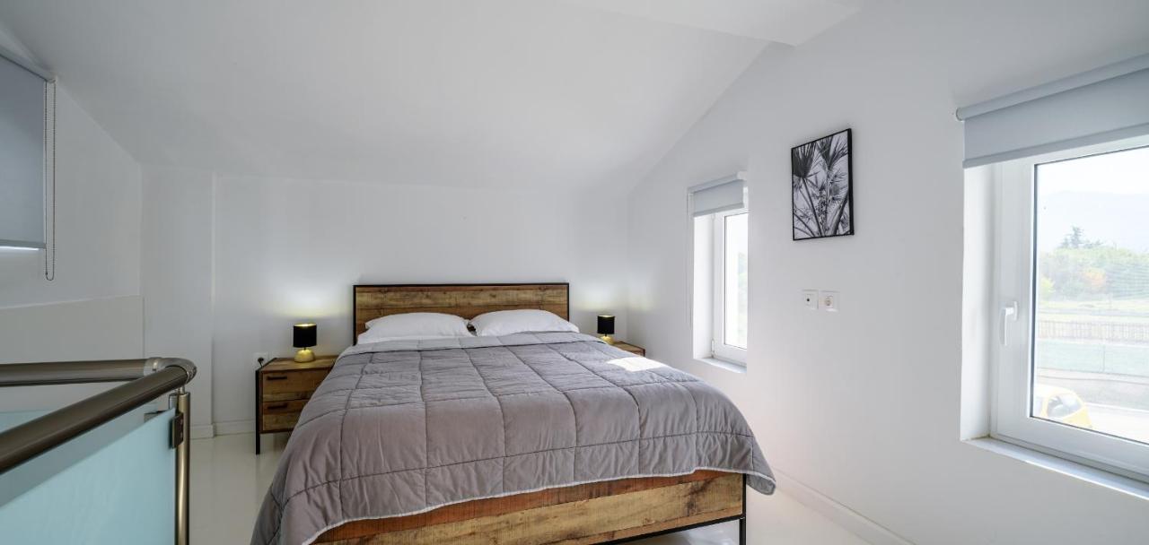 Asteria Pearl Villa 2 With Rooftop Jacuzzi Тігакі Екстер'єр фото