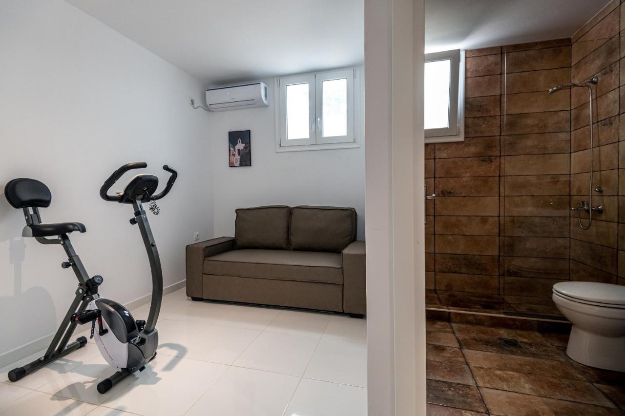 Asteria Pearl Villa 2 With Rooftop Jacuzzi Тігакі Екстер'єр фото