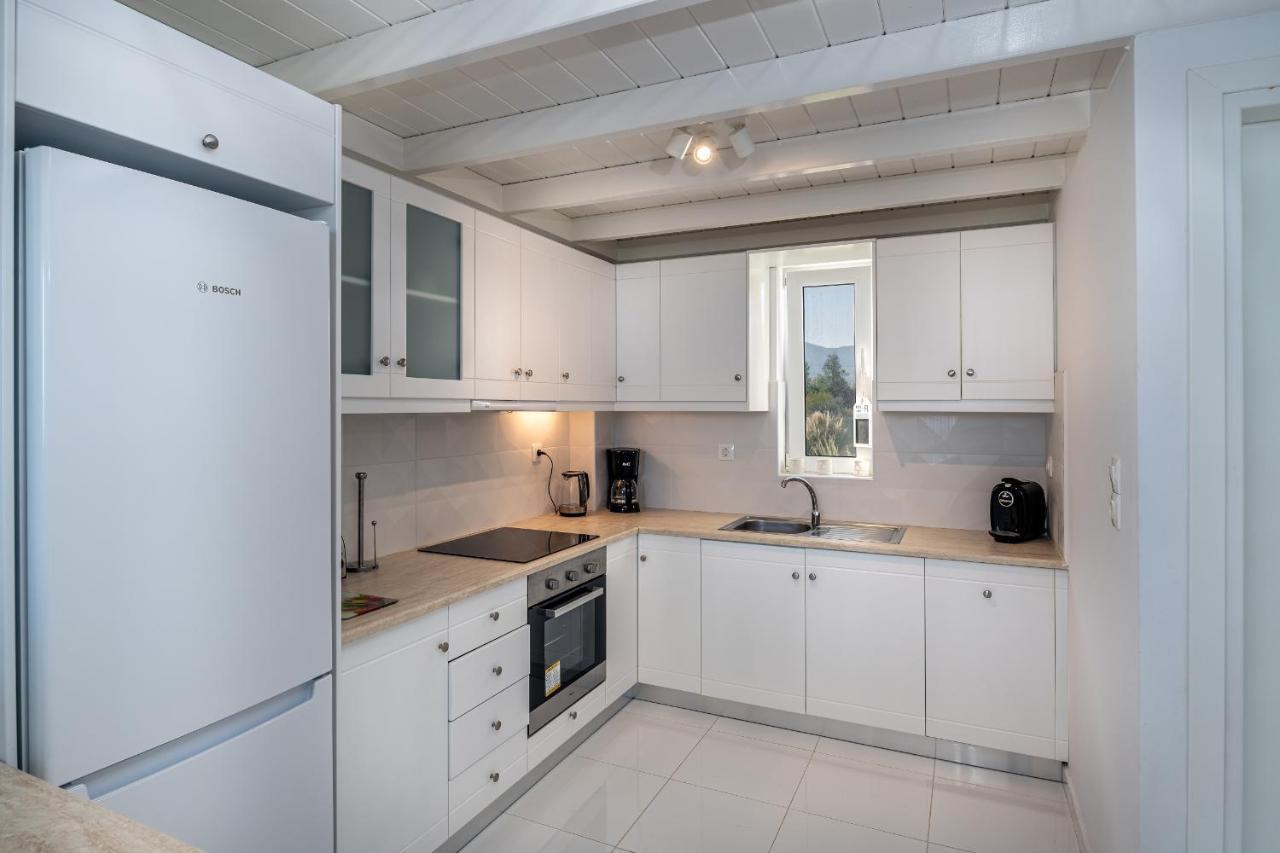Asteria Pearl Villa 2 With Rooftop Jacuzzi Тігакі Екстер'єр фото