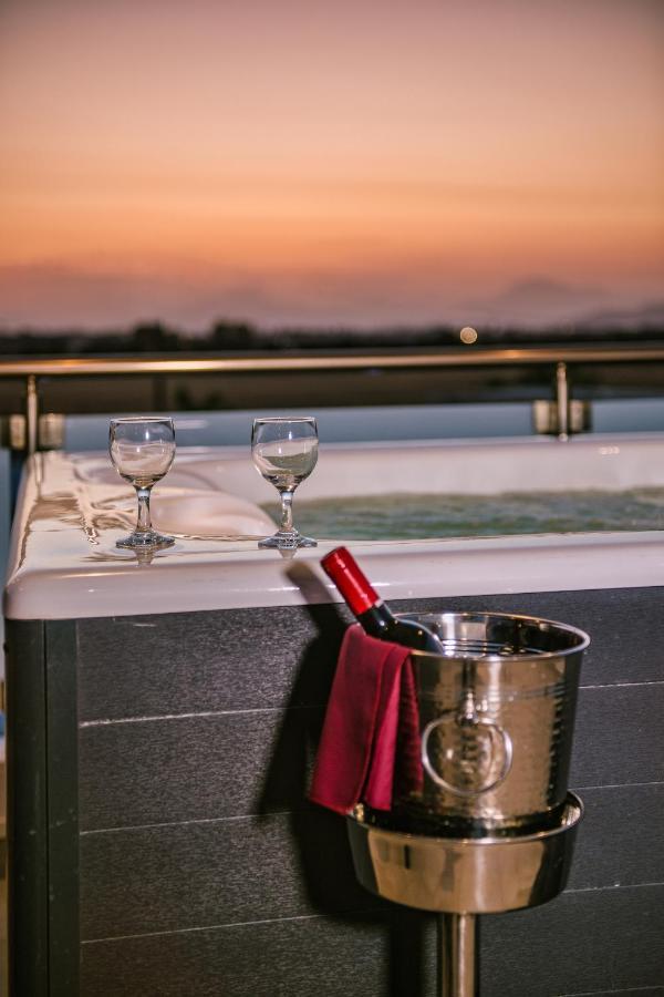 Asteria Pearl Villa 2 With Rooftop Jacuzzi Тігакі Екстер'єр фото