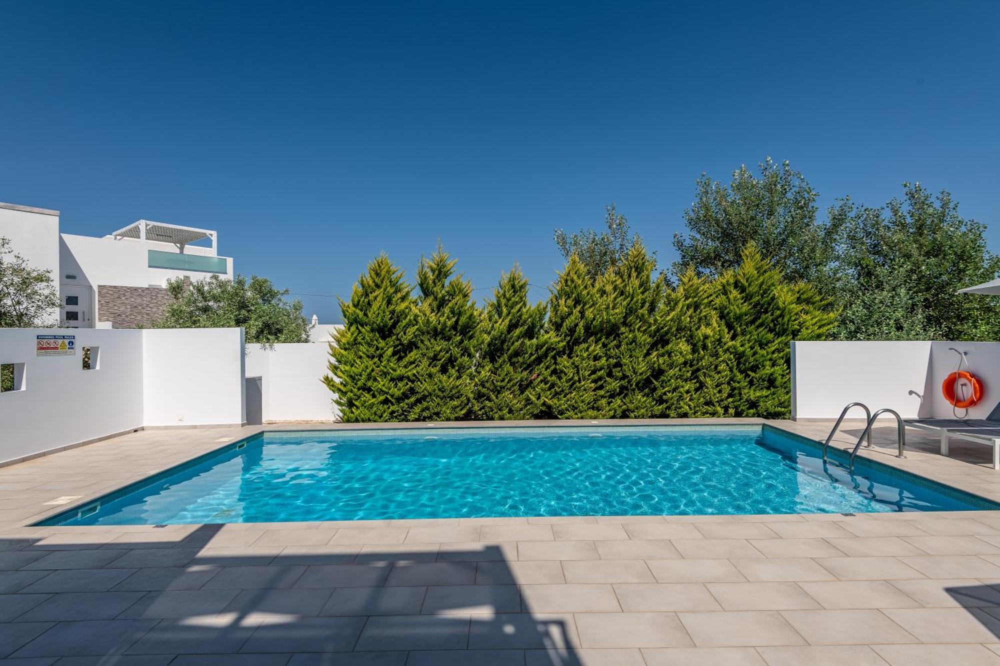Asteria Pearl Villa 2 With Rooftop Jacuzzi Тігакі Екстер'єр фото