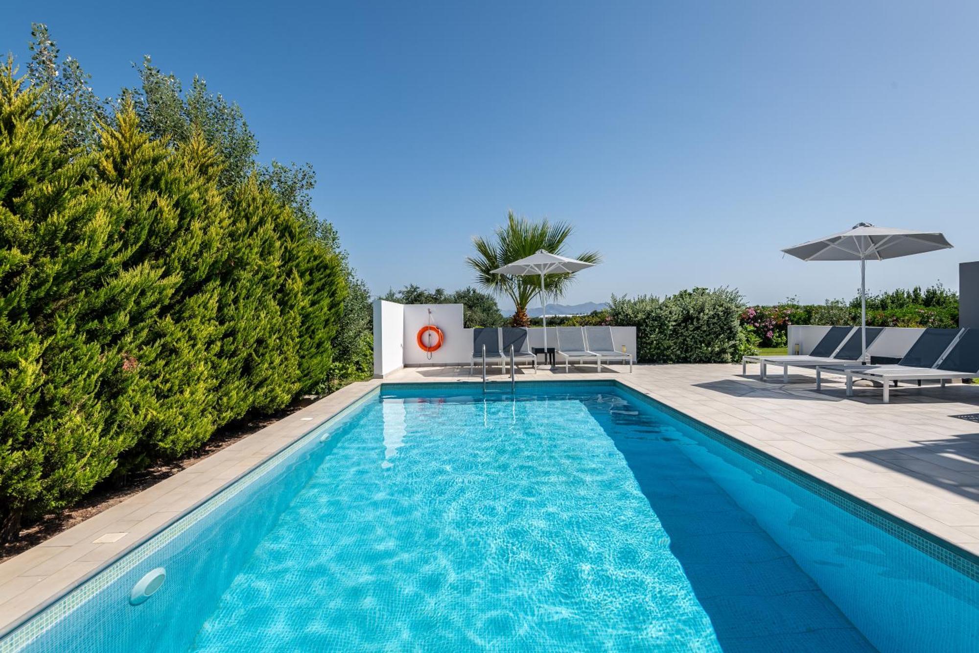 Asteria Pearl Villa 2 With Rooftop Jacuzzi Тігакі Екстер'єр фото