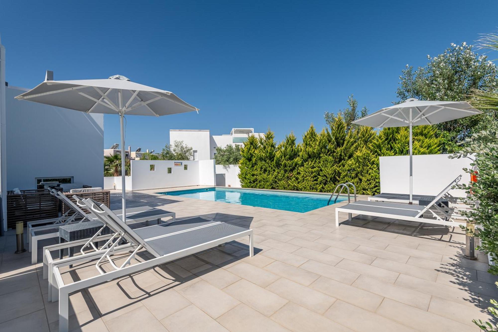 Asteria Pearl Villa 2 With Rooftop Jacuzzi Тігакі Екстер'єр фото